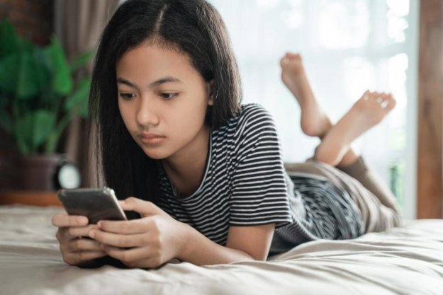Understanding Social Media and Mental Health for Your Teen